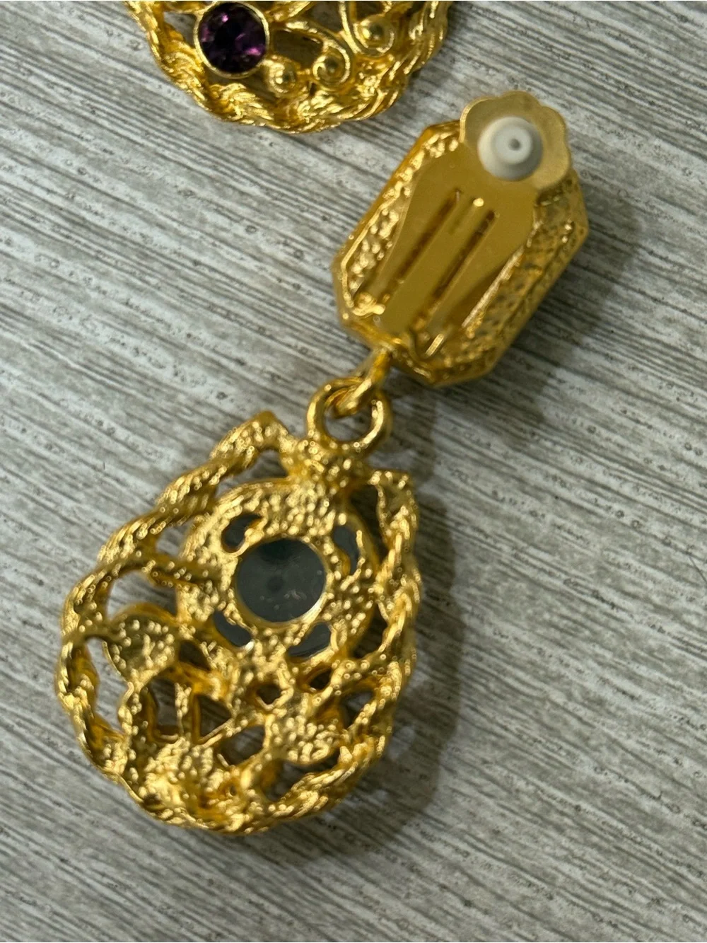 Vintage 90’s Gold-Tone Red Crystal Drop Clip-On Earrings